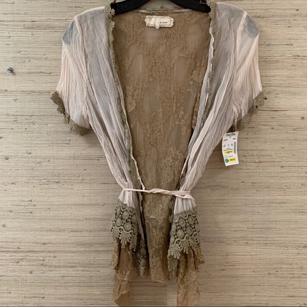 NWT Boho/Vintage tan and brown lace top. Can be tied or worn over cami.